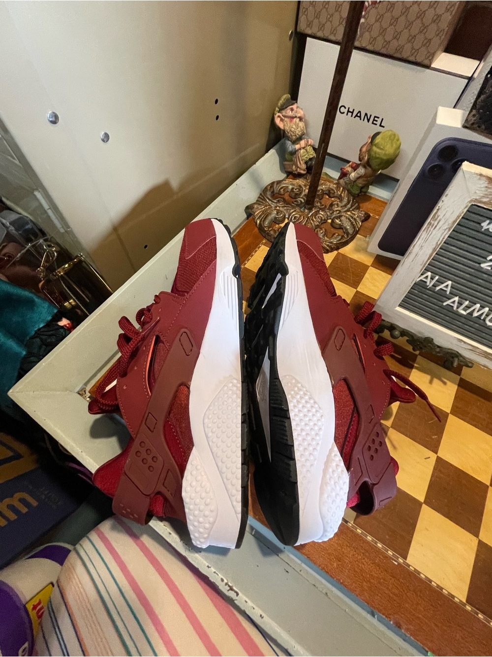 2022
Nike Air Huarache 'Dark Beetroot - Picture 7 of 9